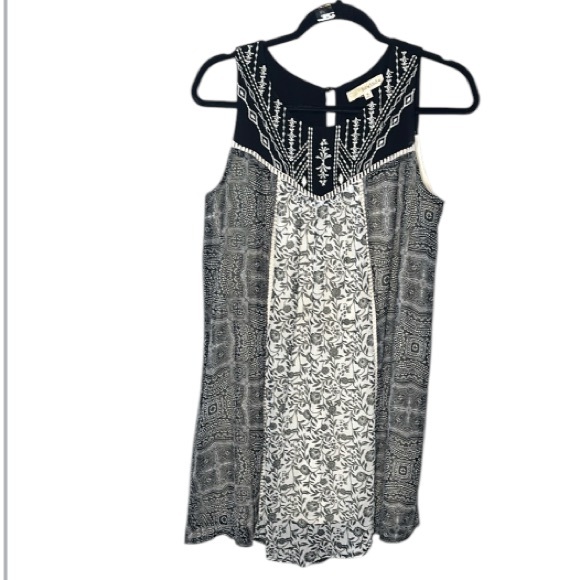 Rewind Dresses & Skirts - (Rewind) Black & Ivory Embroidered Sleeveless Dress - Medium